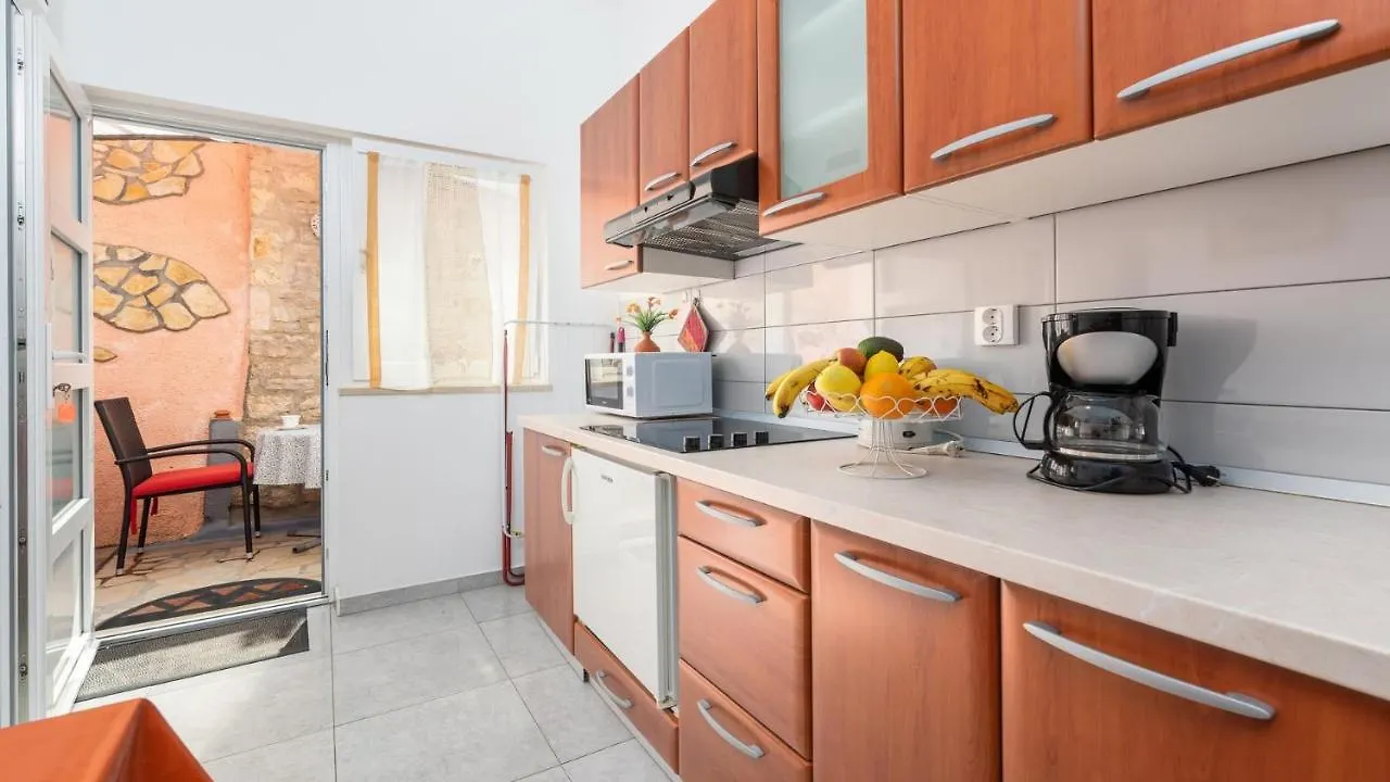 Apartments In City Centar Of Lovely Vrsar Guest house