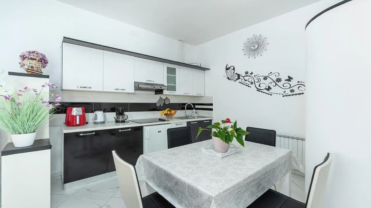 Apartments In City Centar Of Lovely Vrsar