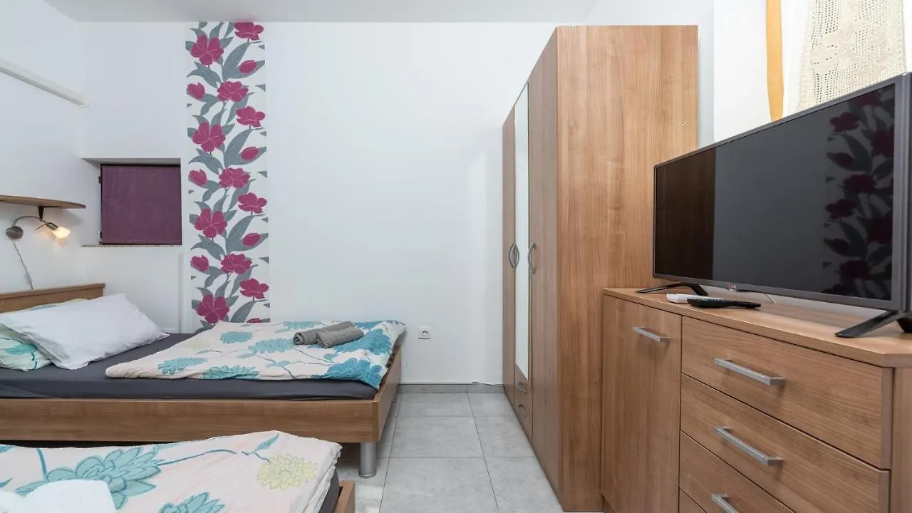 בית הארחה Apartments In City Centar Of Lovely ורסאר קרואטיה