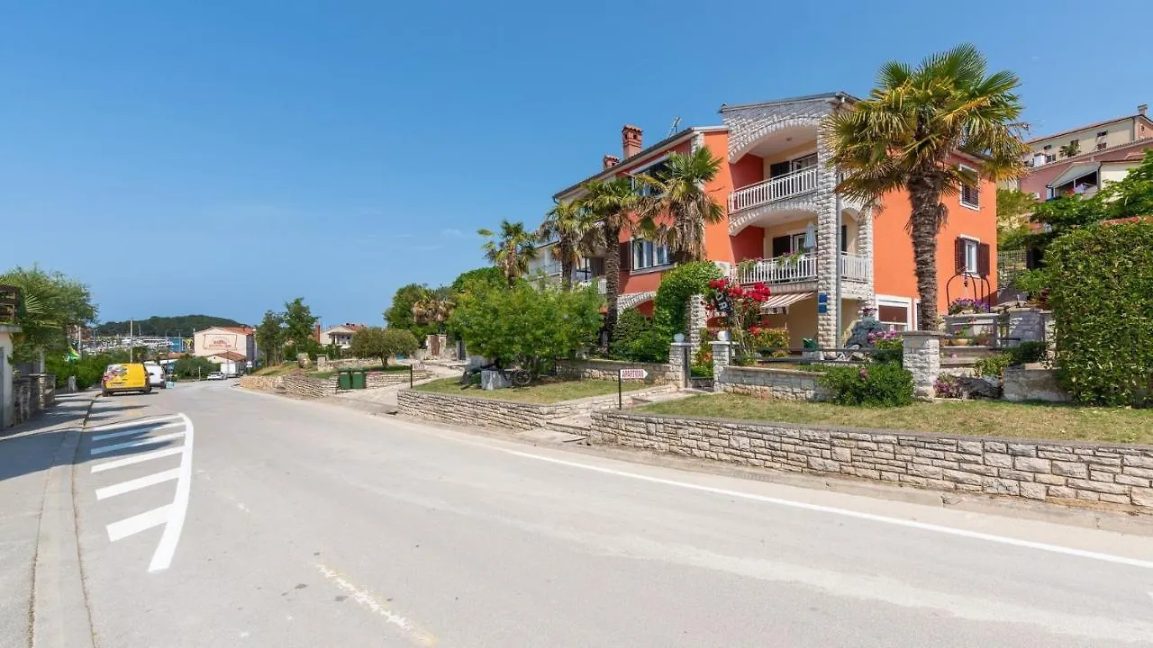 Apartments In City Centar Of Lovely Vrsar
