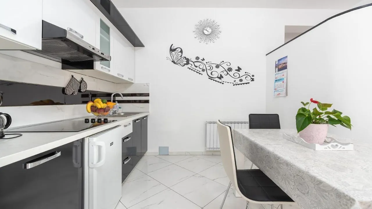 Guest house Apartments In City Centar Of Lovely Vrsar